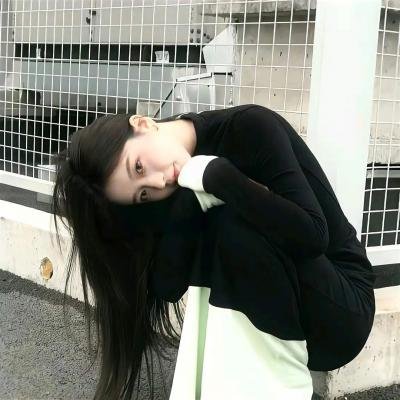 玉湖裸女